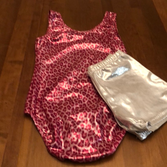 🎂🍎Gymnastics leotard and shorts - Picture 2 of 4